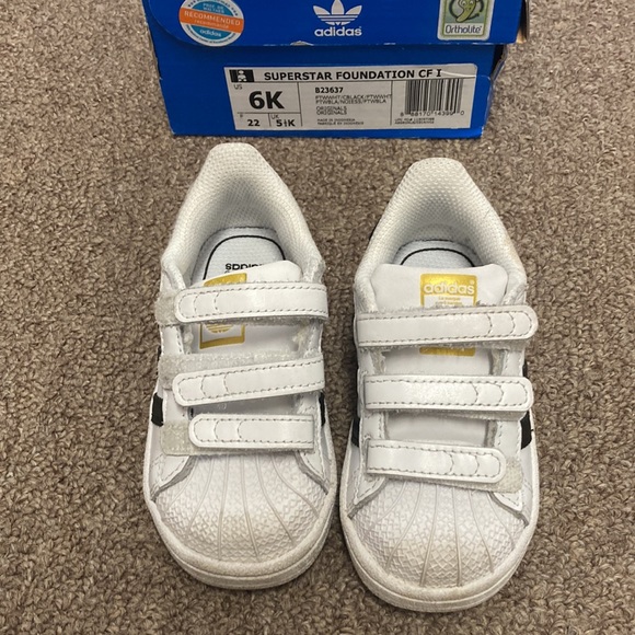 Adidas Original Superstar Velcro - Size 6K - Picture 2 of 3